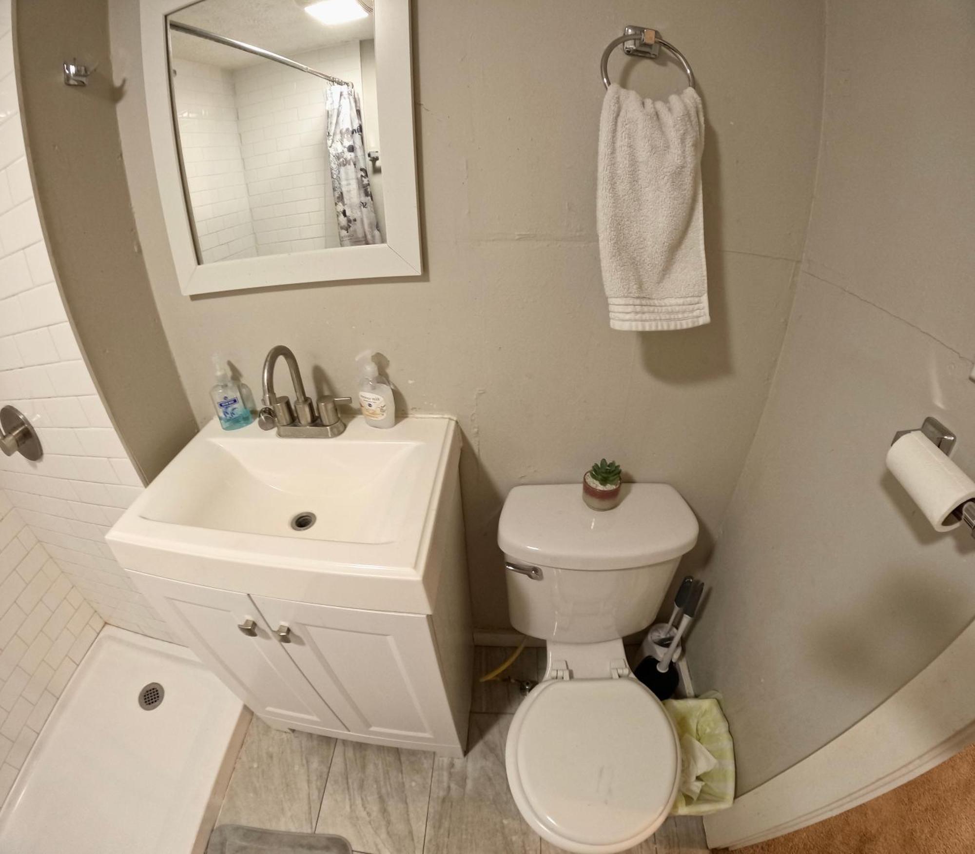 Private In An Elegant Home- Convenient To Downtown Homestay