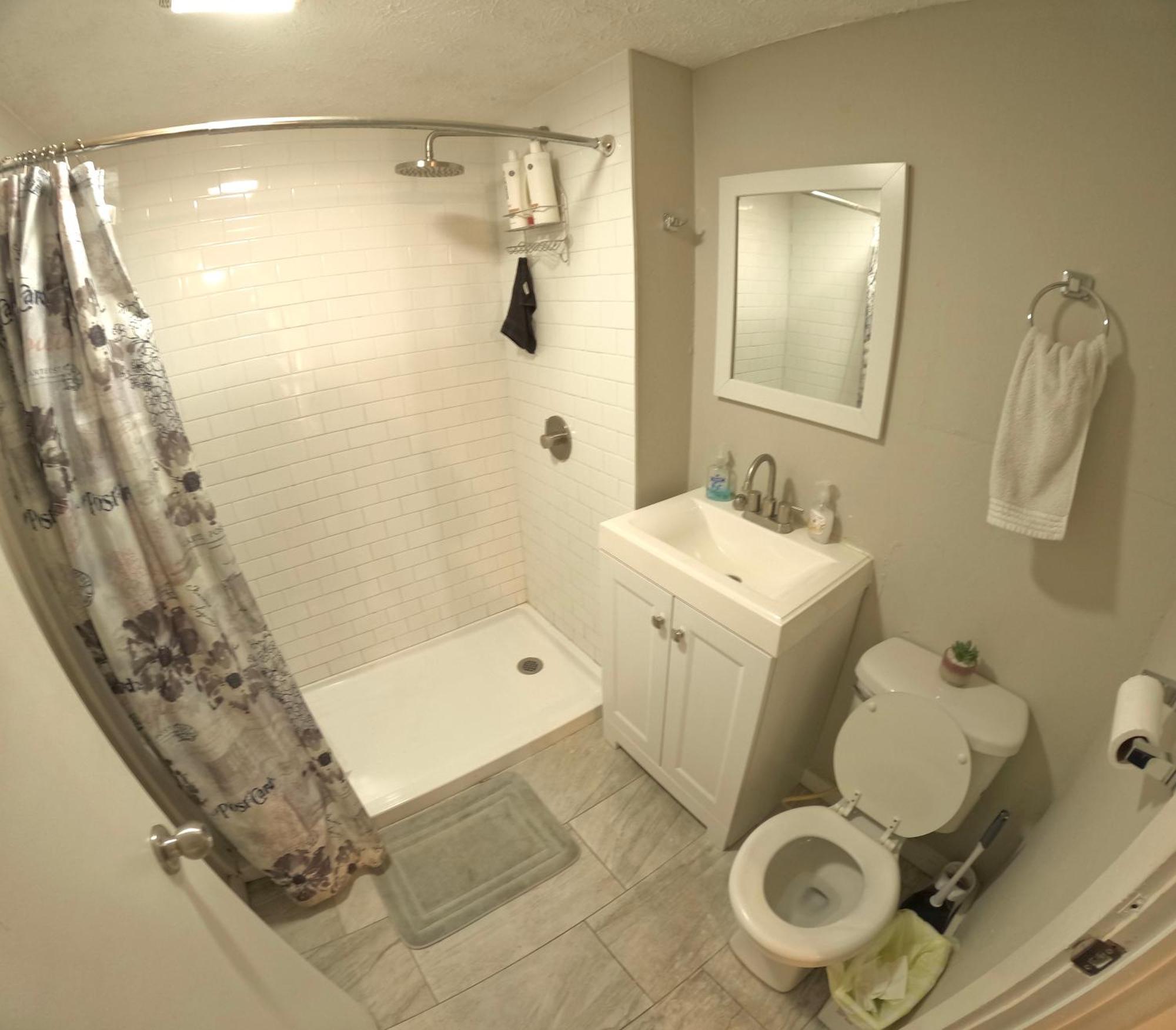 Homestay Private In An Elegant Home- Convenient To Downtown