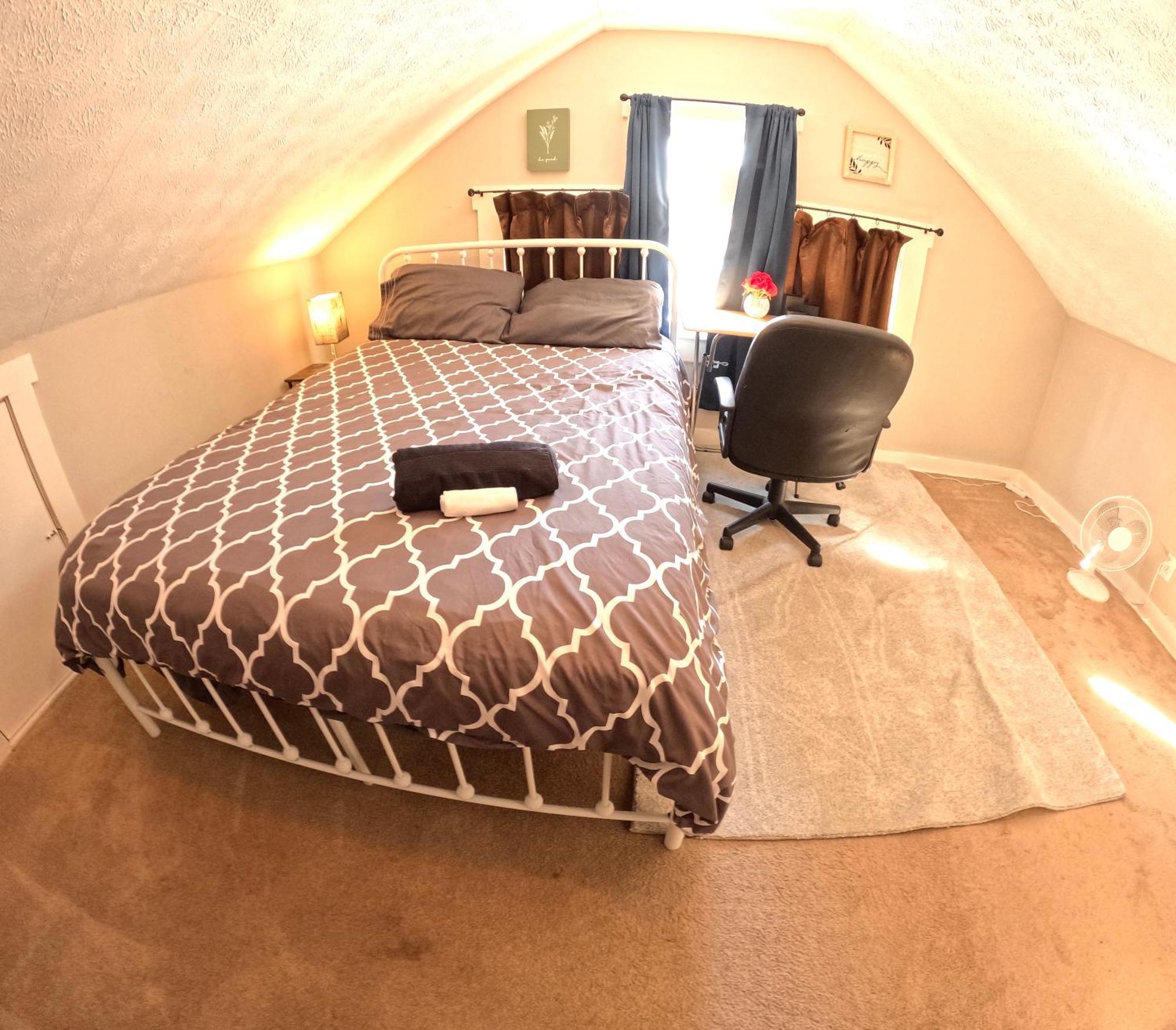 Private In An Elegant Home- Convenient To Downtown