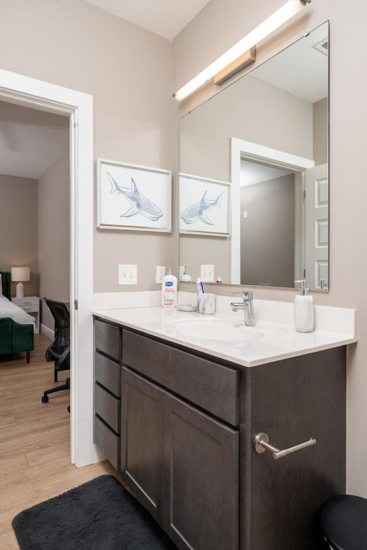 Heart Of Downtown Indy 2br Gem
