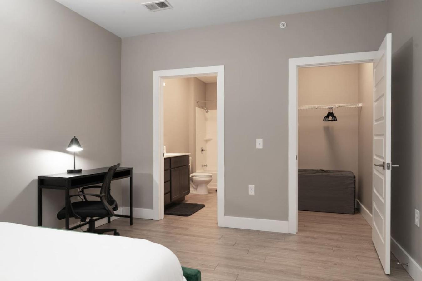 Heart Of Downtown Indy 2br Gem Apartment