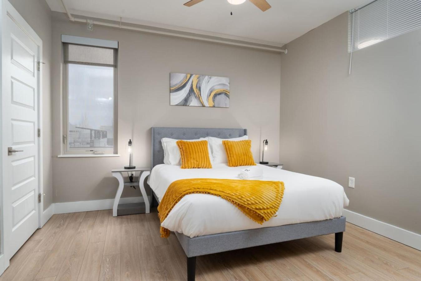 Heart Of Downtown Indy 2br Gem