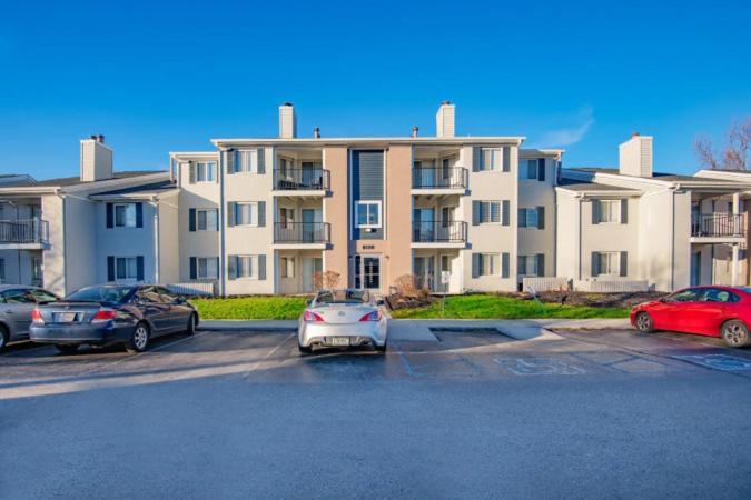 Apartment Landing At Riverbend - 2 Bedrooms In Castleton Indianapolis