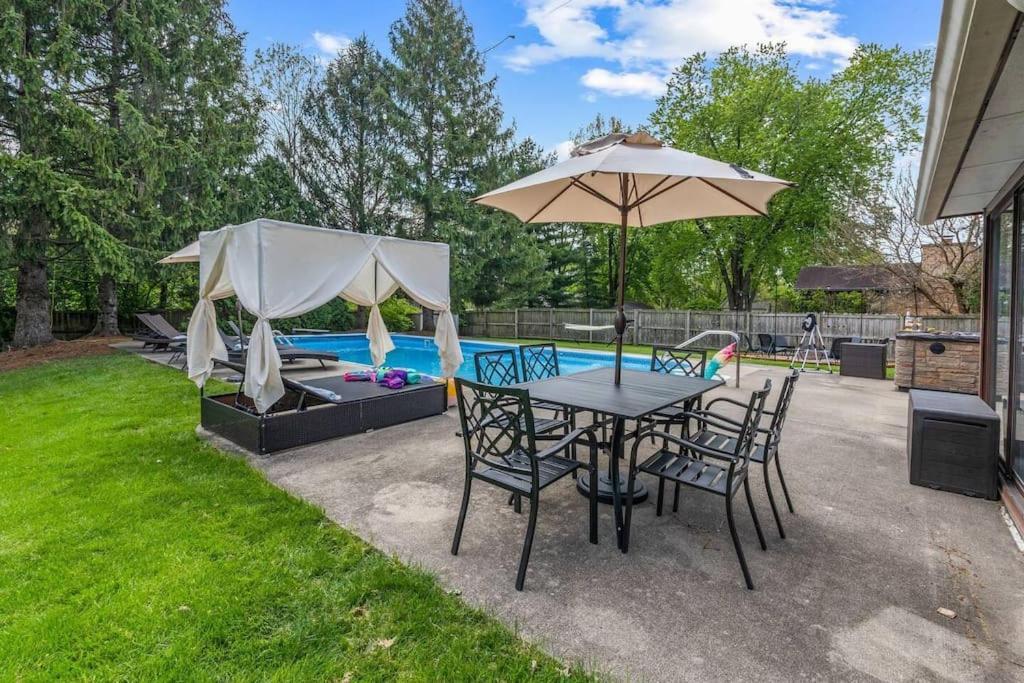 Zestlife-luxuryescape-themedrooms-pool-gameroom Villa Indianapolis