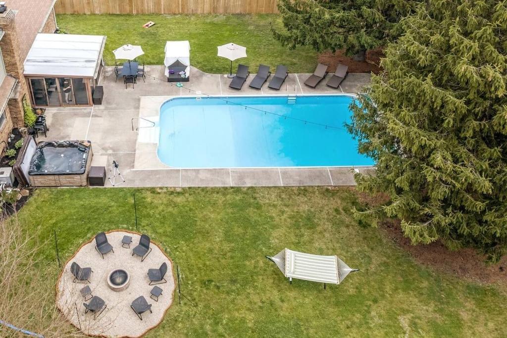 Zestlife-luxuryescape-themedrooms-pool-gameroom * Indianapolis