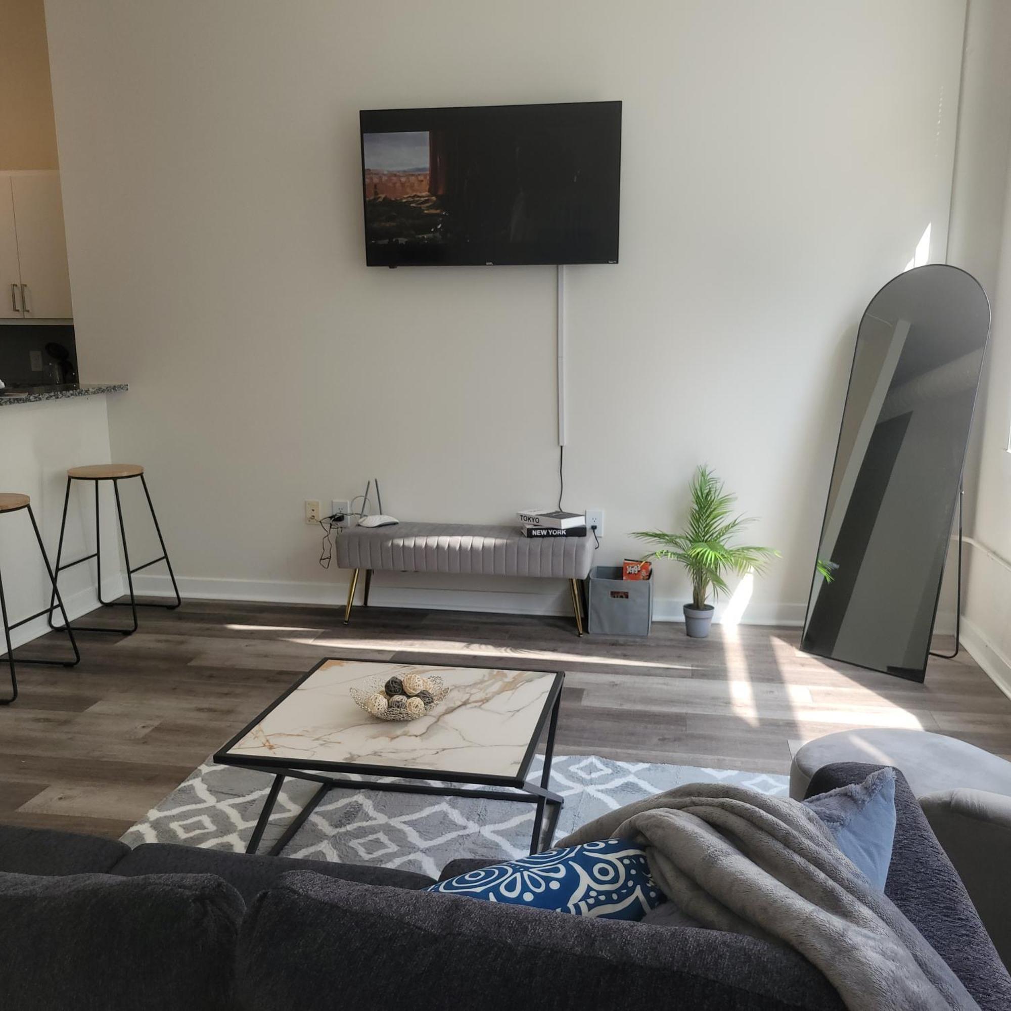 Apartment Free Parking! Downtown Lucas Oil- Conv Center Skywalk #4 Indianapolis