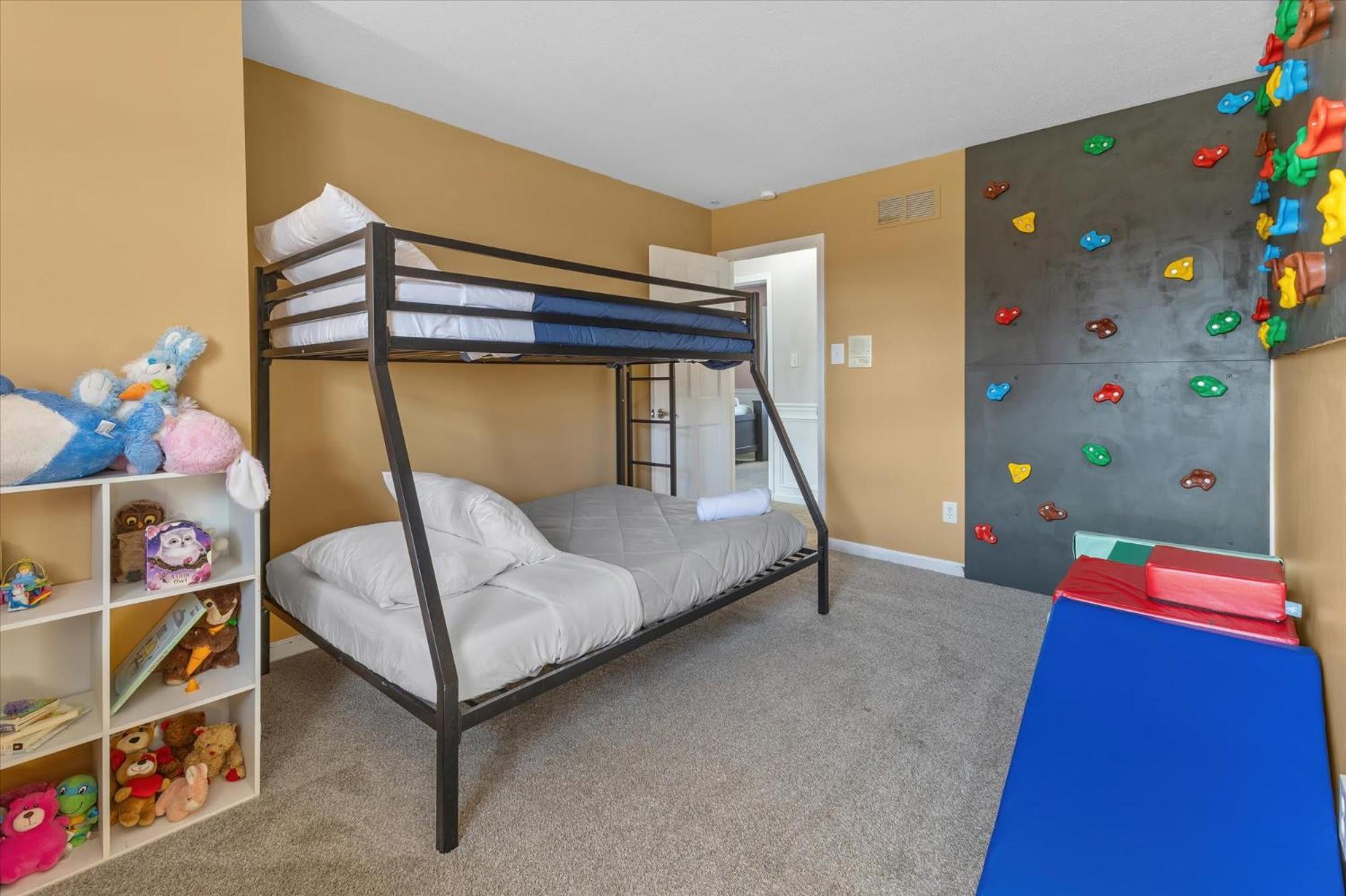 Tranquil Escape On 1 Acre Near Eagle Creek Holiday home *