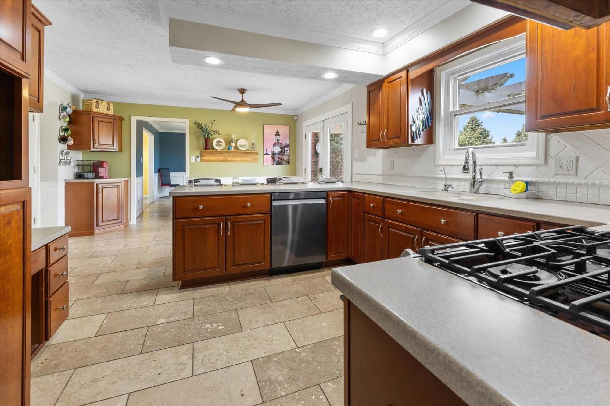 Tranquil Escape On 1 Acre Near Eagle Creek Holiday home Indianapolis