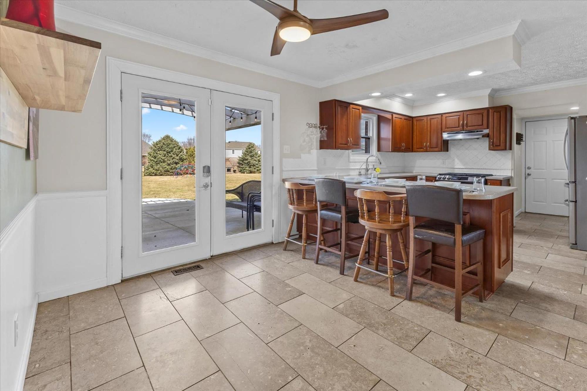 Tranquil Escape On 1 Acre Near Eagle Creek Holiday home *
