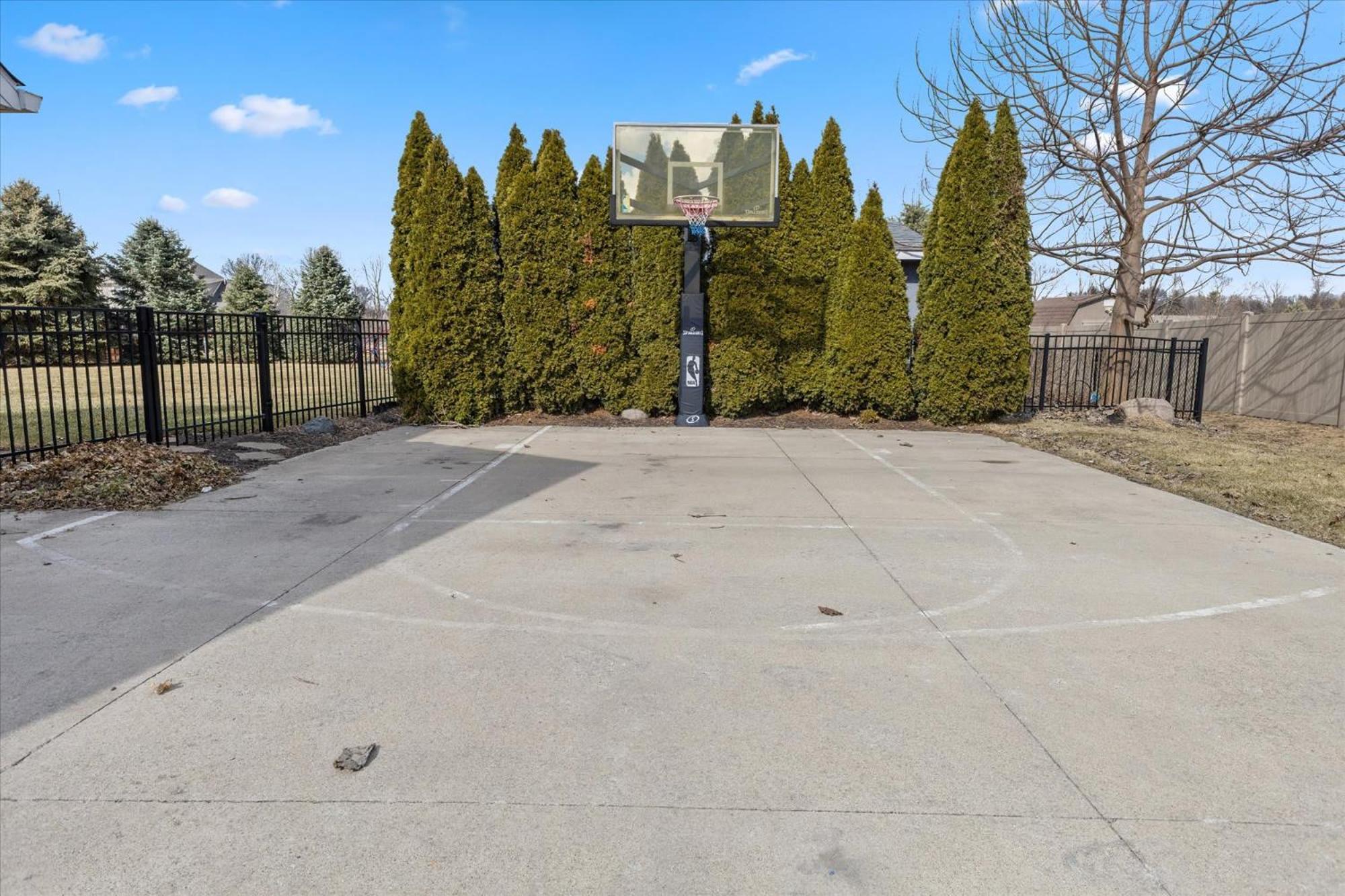 Tranquil Escape On 1 Acre Near Eagle Creek Holiday home Indianapolis
