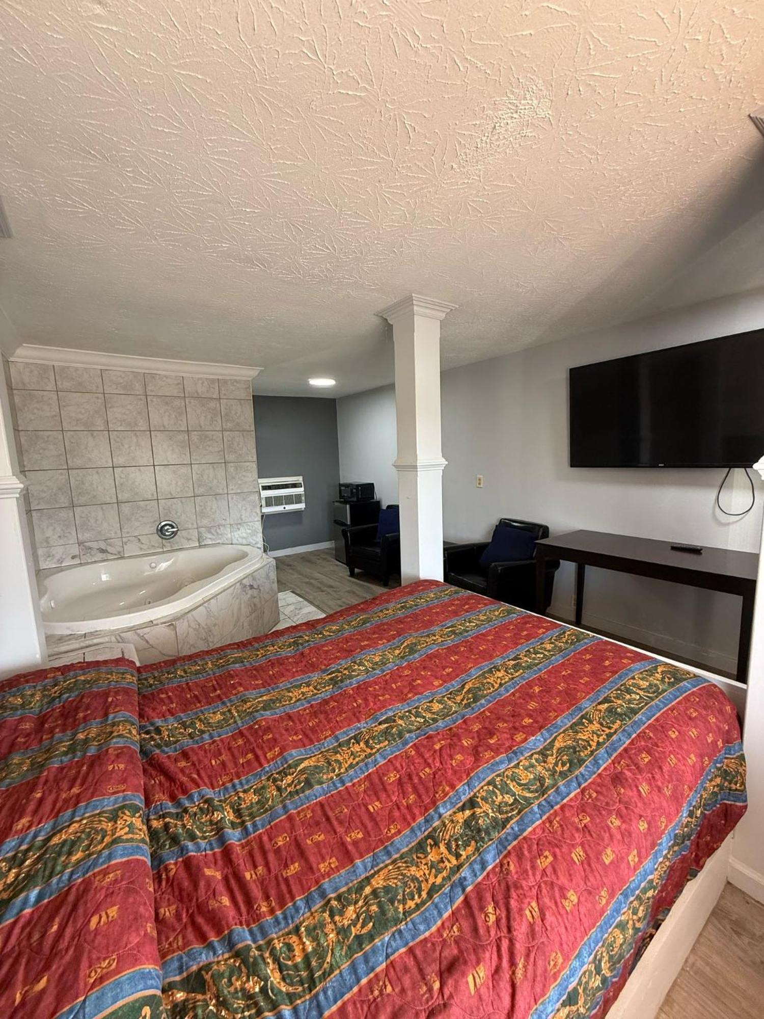 Hotel Blisspoint Fka 6t7 *