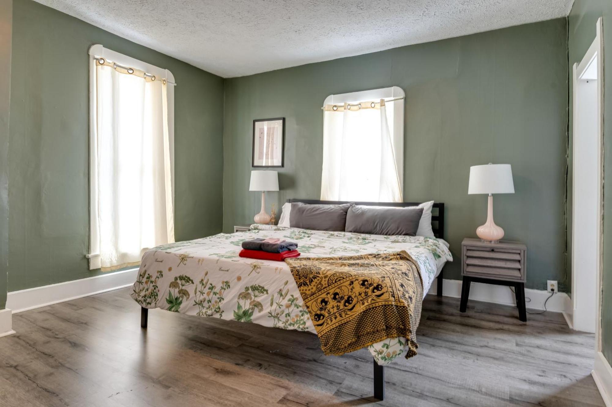 Holiday home Vacation Near Downtown! *