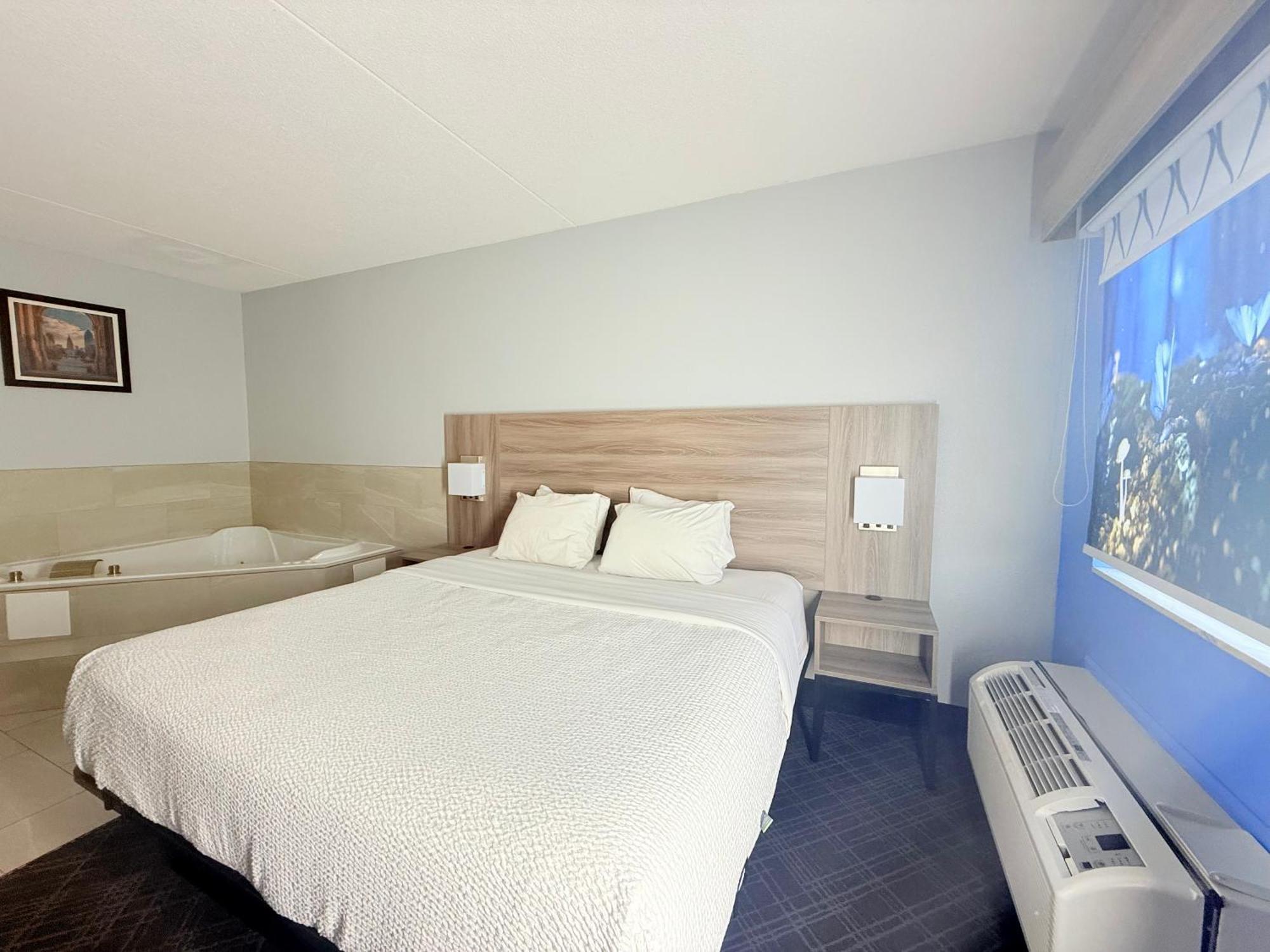 Baymont By Wyndham South Hotel