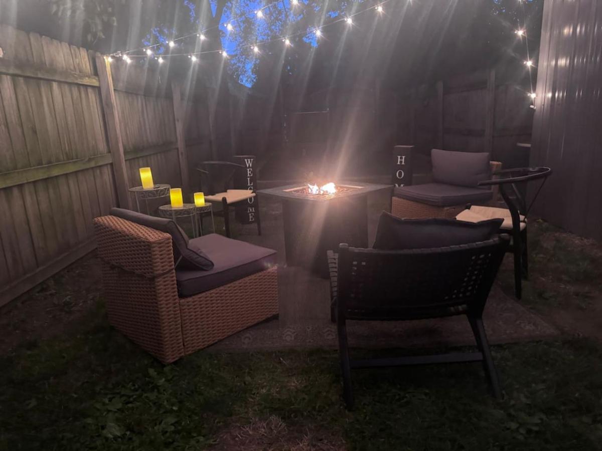Large 2 Story With Fenced Back Yard *