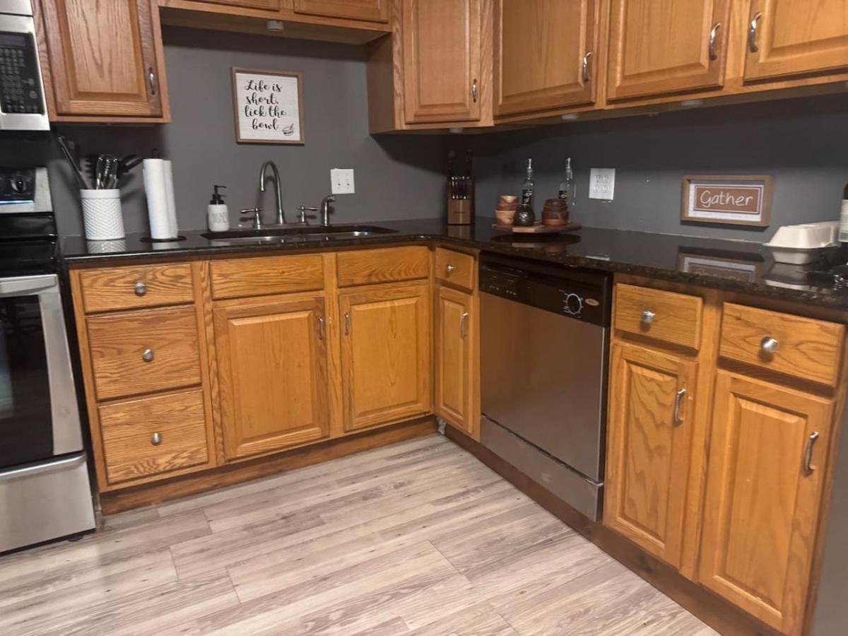 Large 2 Story With Fenced Back Yard * Indianapolis