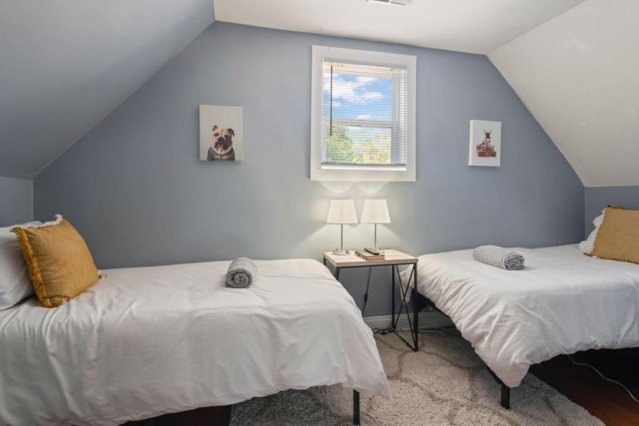 Large 2 Story With Fenced Back Yard
