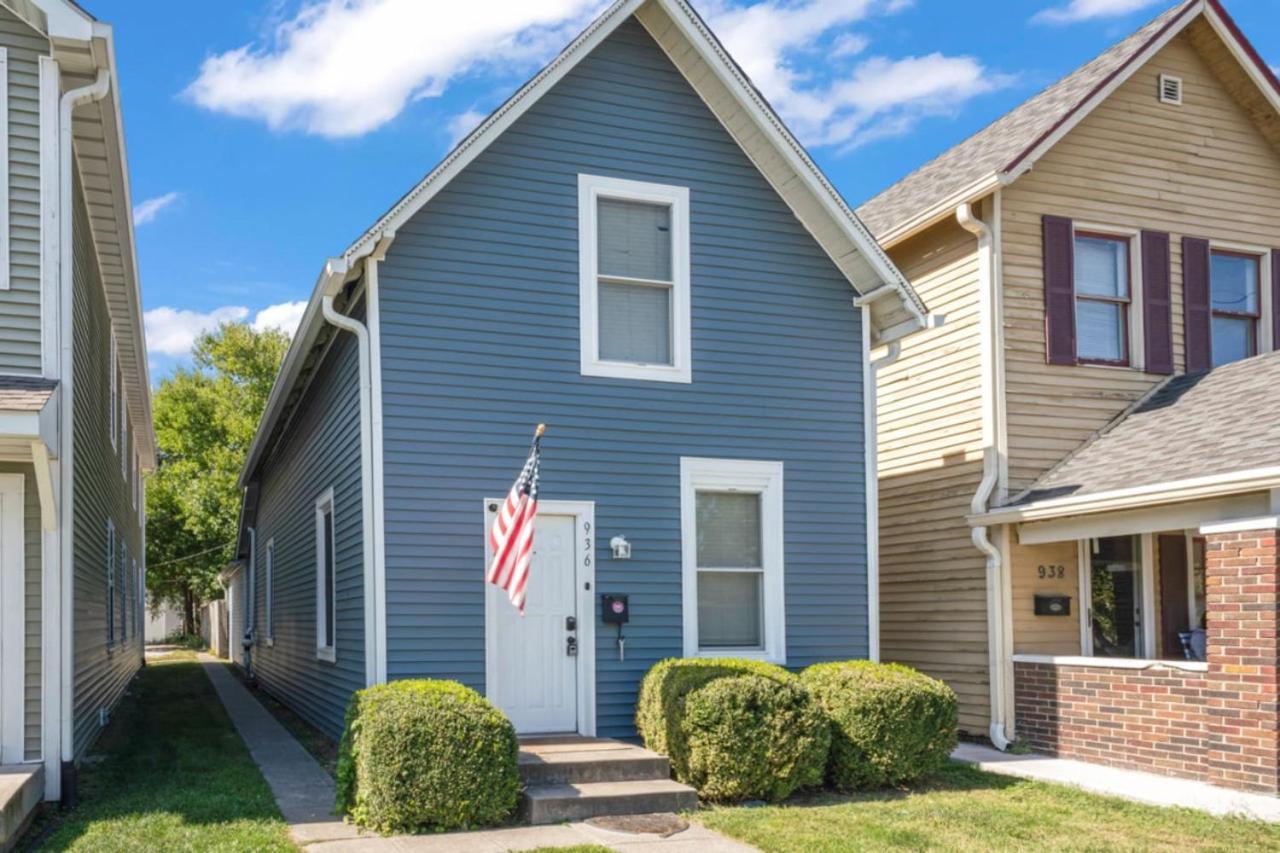 Large 2 Story With Fenced Back Yard * Indianapolis
