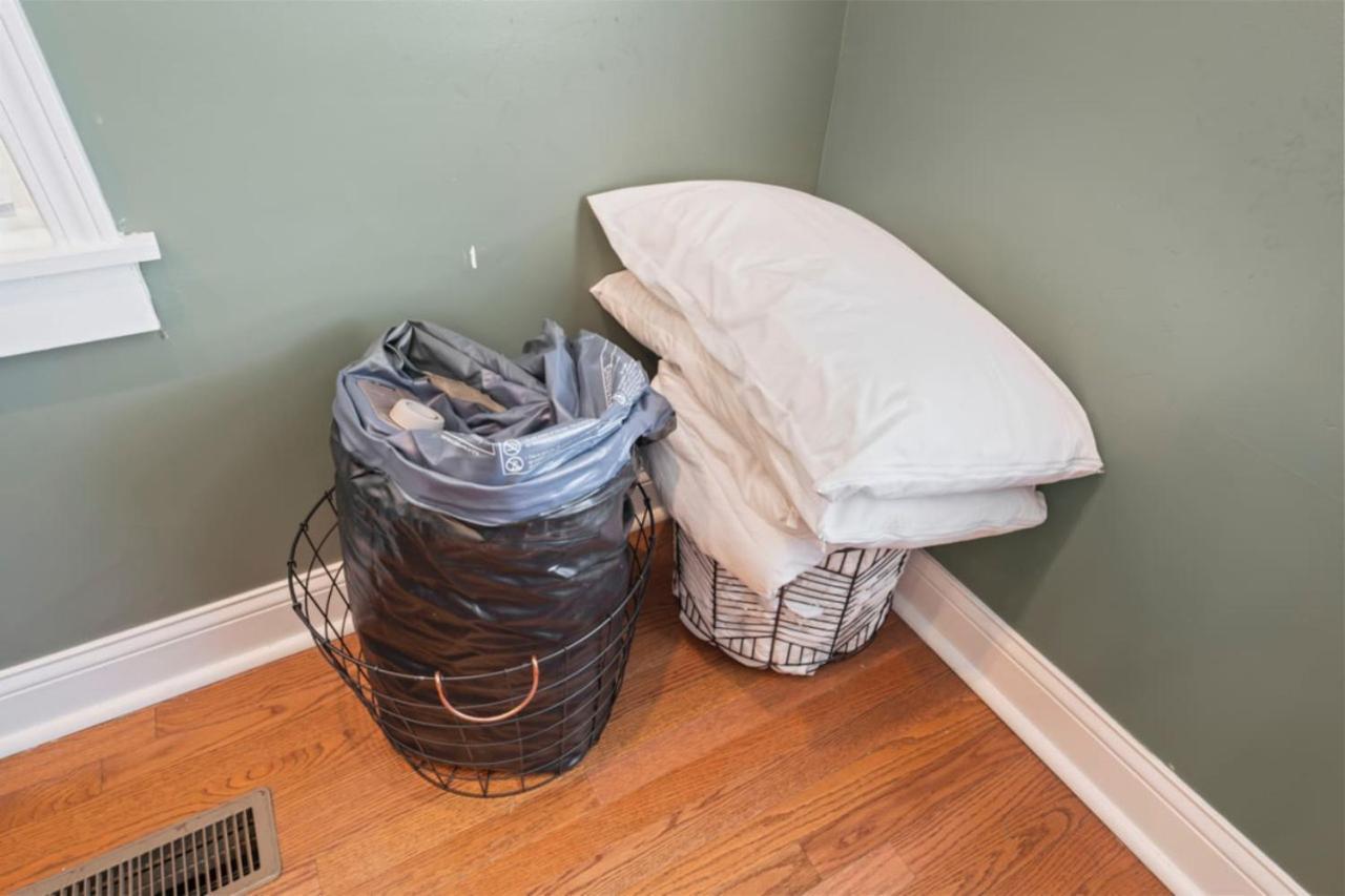 Large 2 Story With Fenced Back Yard Holiday home *