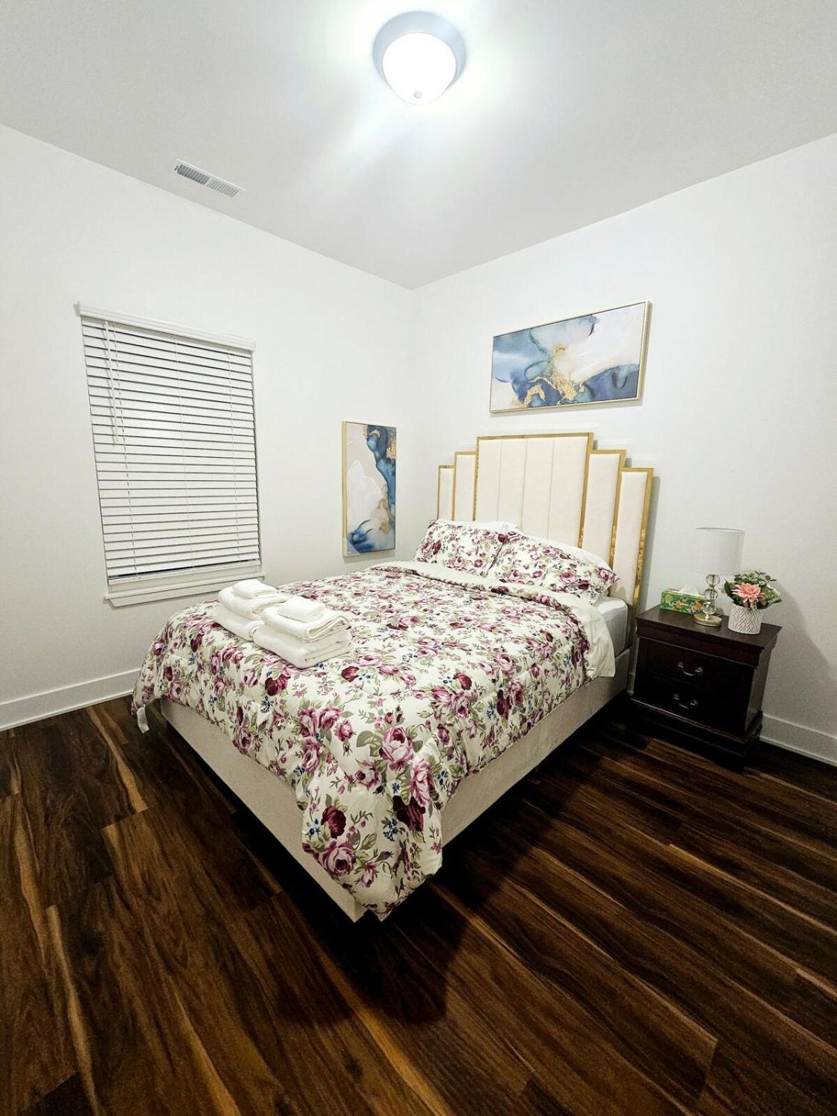 2025 Built-3 Bedroom In Apartment
