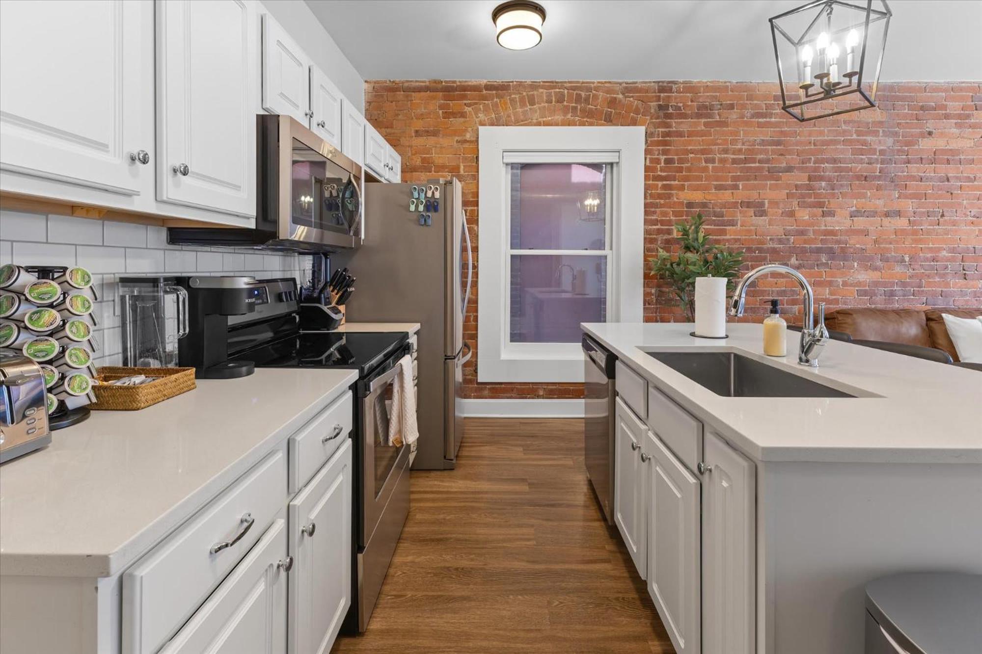 Steps Away From Mass Ave In Heart Of Indy With Balcony Indianapolis