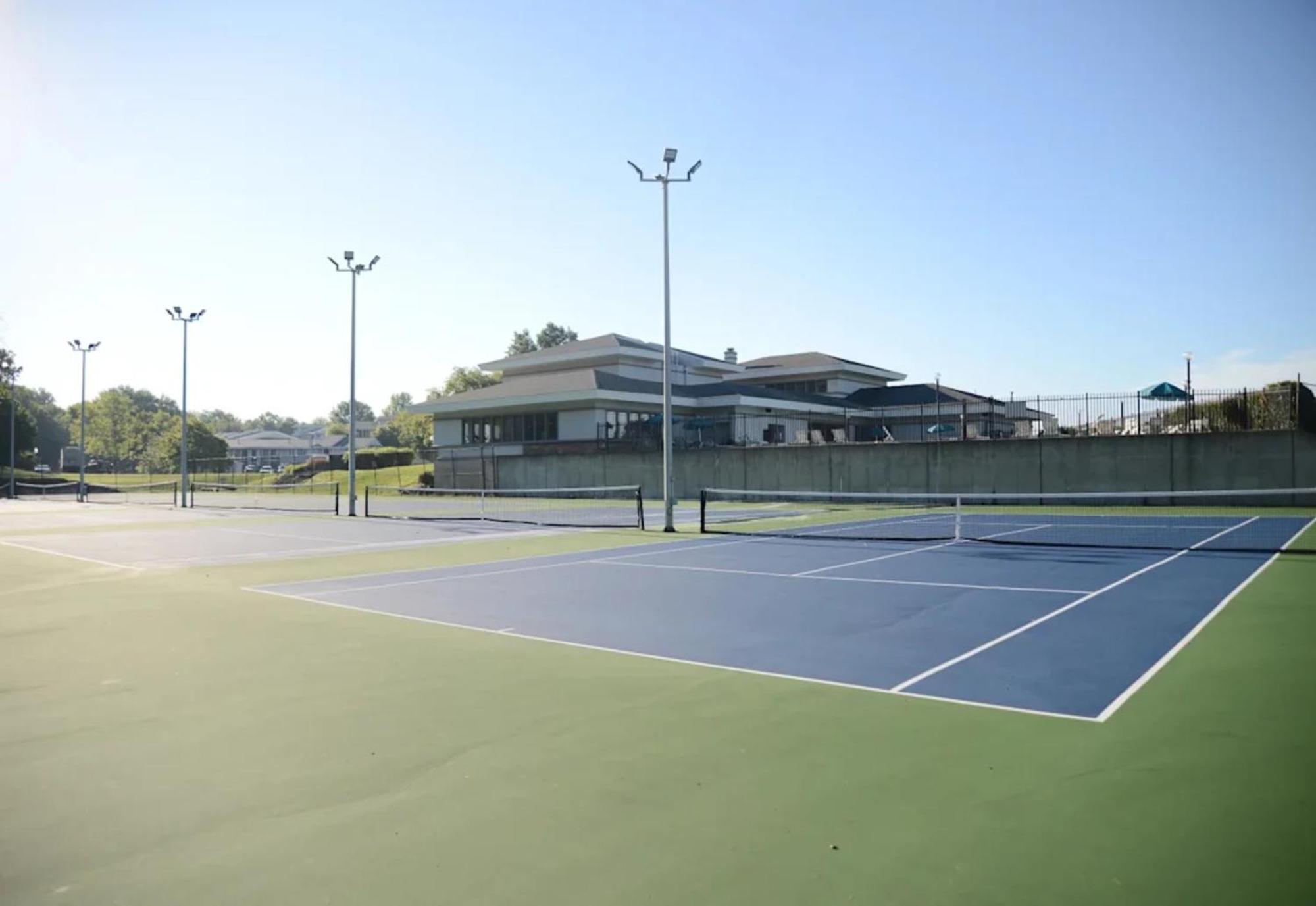 Riverbend Castleton Resort Style Apartments By Barsala Aparthotel Indianapolis