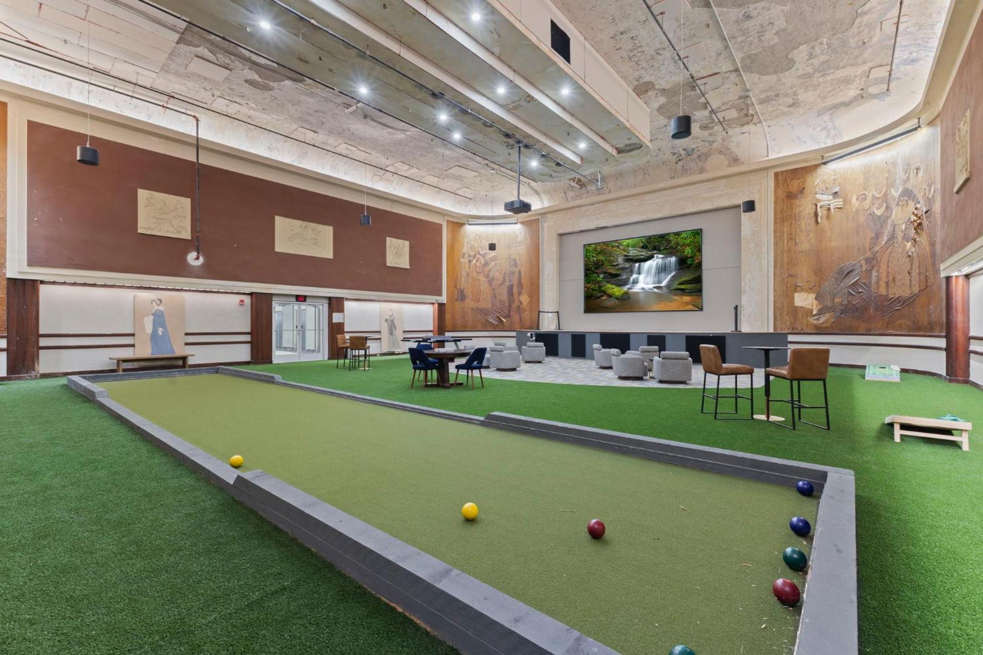 Downtown Retreat Skywalk To Mall & Near Stadium Apartment Indianapolis