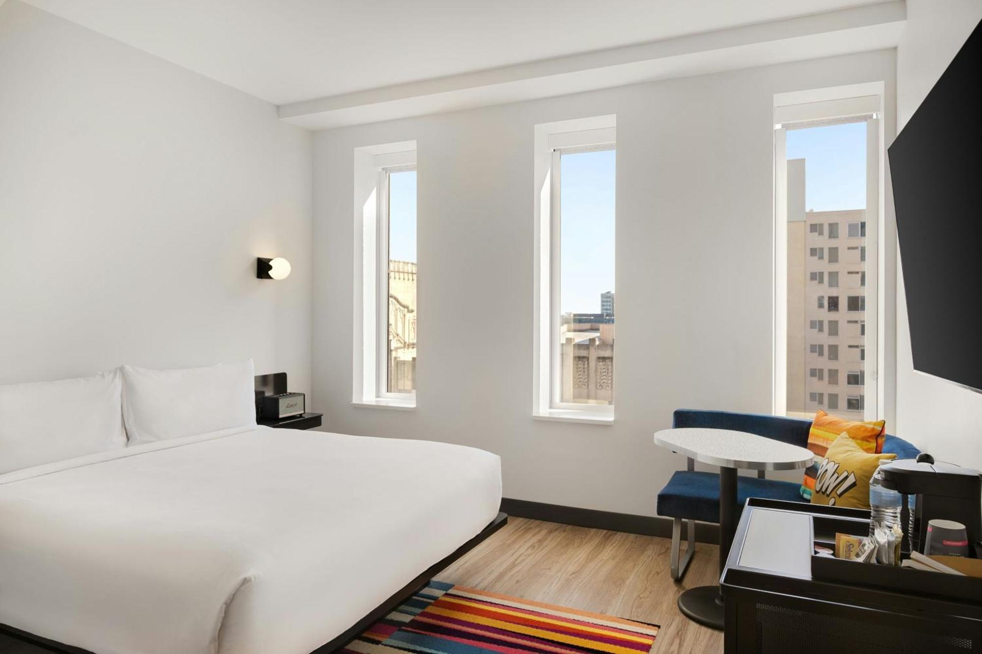 Hotel Aloft Downtown Indianapolis