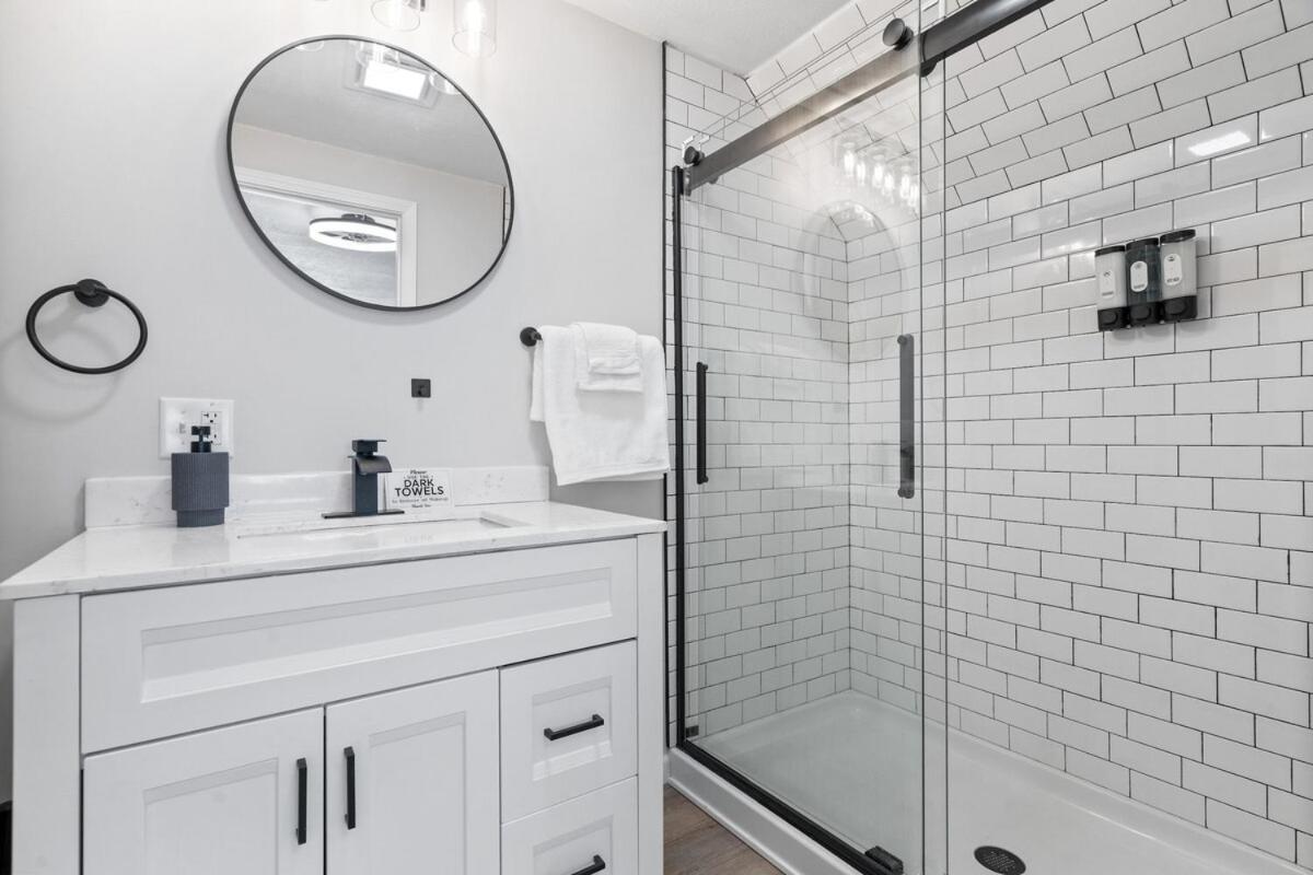 Near Butler! Games, Gym, Yard And Free Parking *
