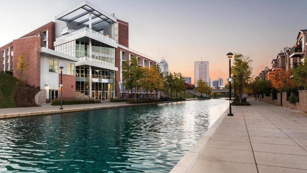 Landing Modern With Amazing Amenities Apartment
