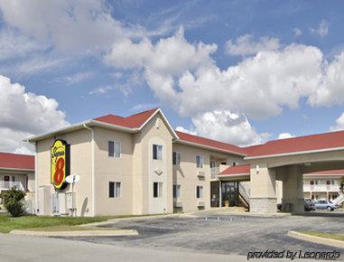 Super 8 By Wyndham Indianapolis/ne/castleton Area