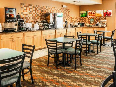 Baymont By Wyndham East