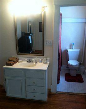 Bed & Breakfast Speedway Legacy 2*