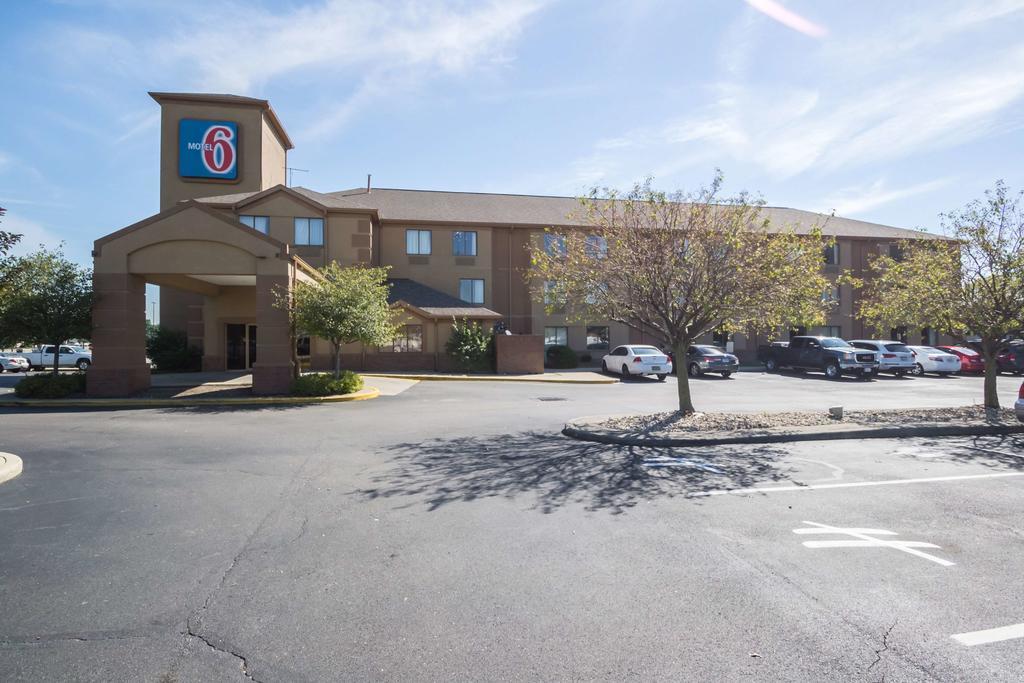 Hotel 6-indianapolis, In - Airport 2*