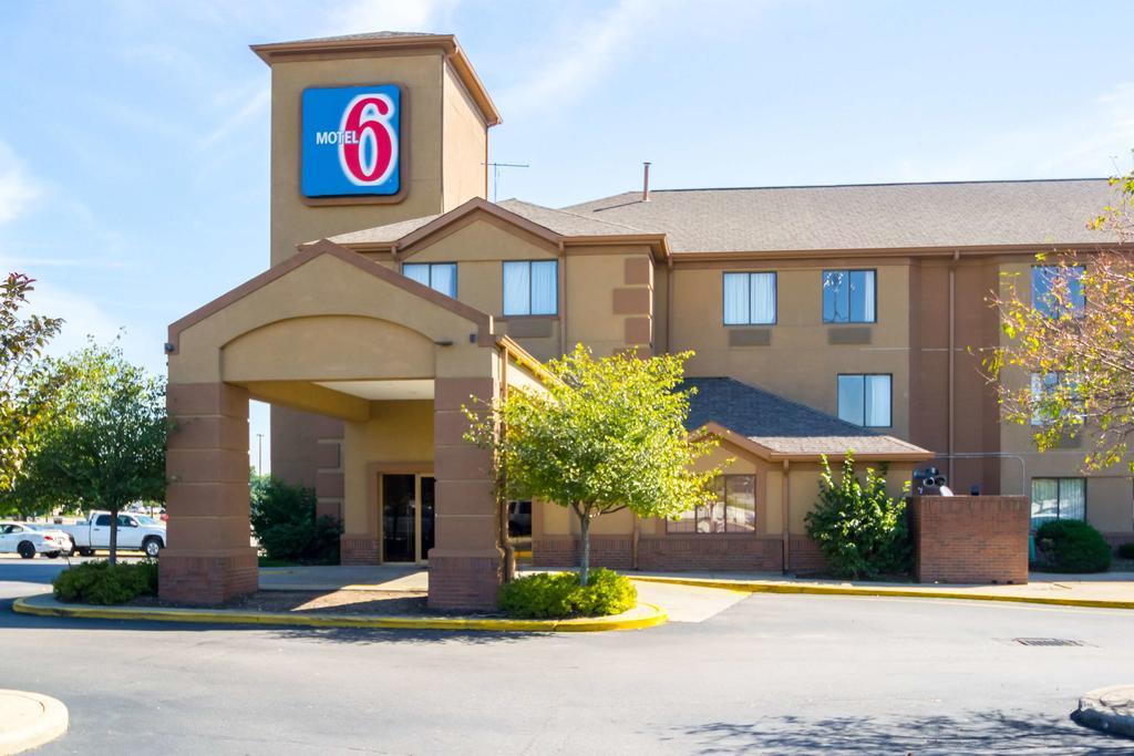 Hotel 6-indianapolis, In - Airport Indianapolis