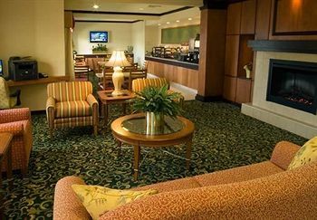 Hotel Fairfield & Airport