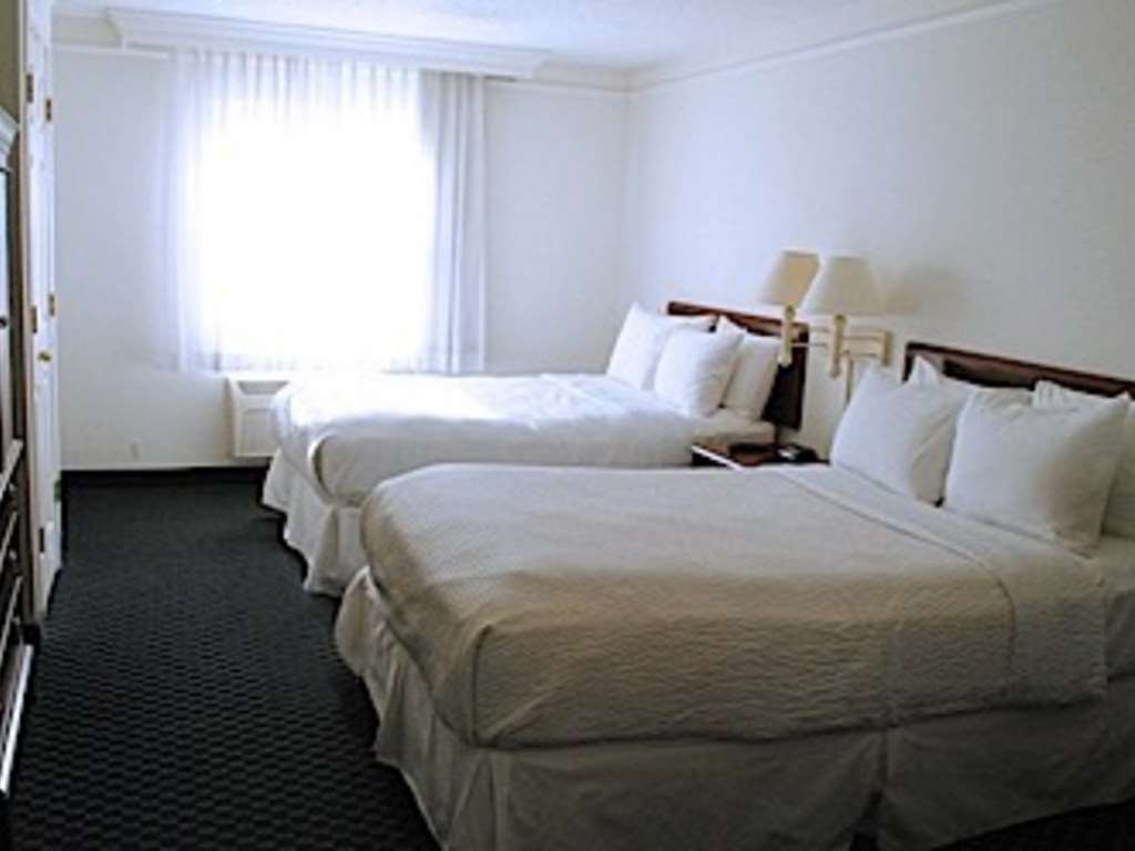 Hotel Delta By Marriott East 4*