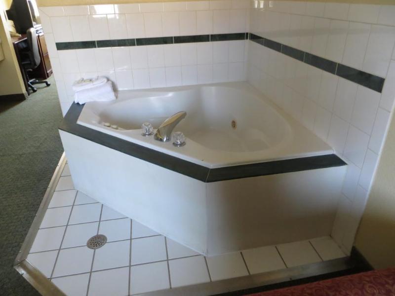 Hotel Super 8 By Wyndham Indianapolis/ne/castleton Area 2*