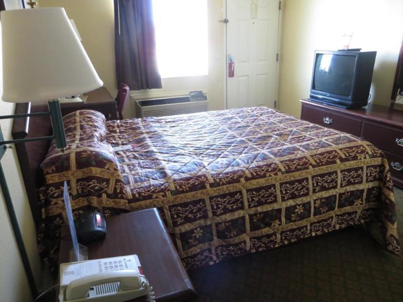 Super 8 By Wyndham Indianapolis/ne/castleton Area Hotel Indianapolis