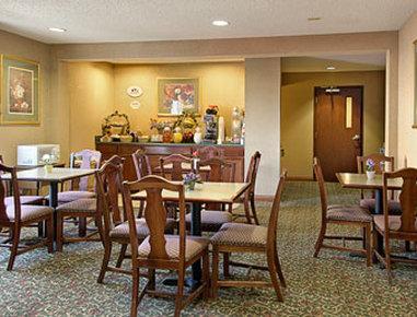 Hotel Super 8 By Wyndham Indianapolis/ne/castleton Area Indianapolis