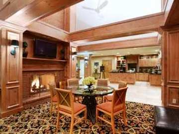 Hotel Homewood By Hilton At The Crossing Indianapolis