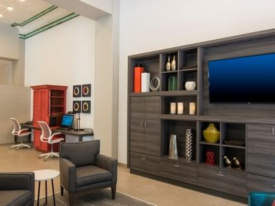 Home2 By Hilton Downtown 3*