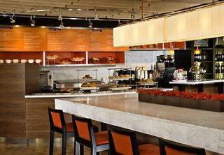 Courtyard Downtown Hotel 3*