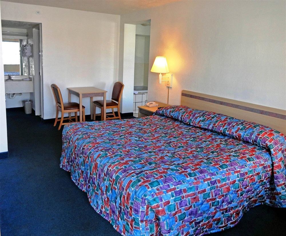 Days By Wyndham South Hotel Indianapolis