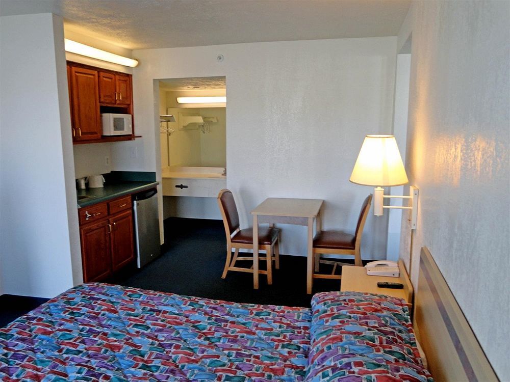 Days By Wyndham South Hotel Indianapolis