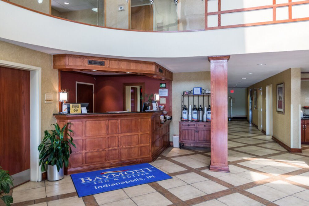 Hotel Baymont By Wyndham South