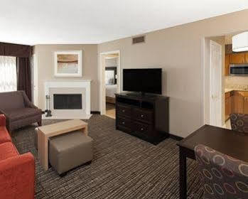 Homewood By Hilton At The Crossing Hotel