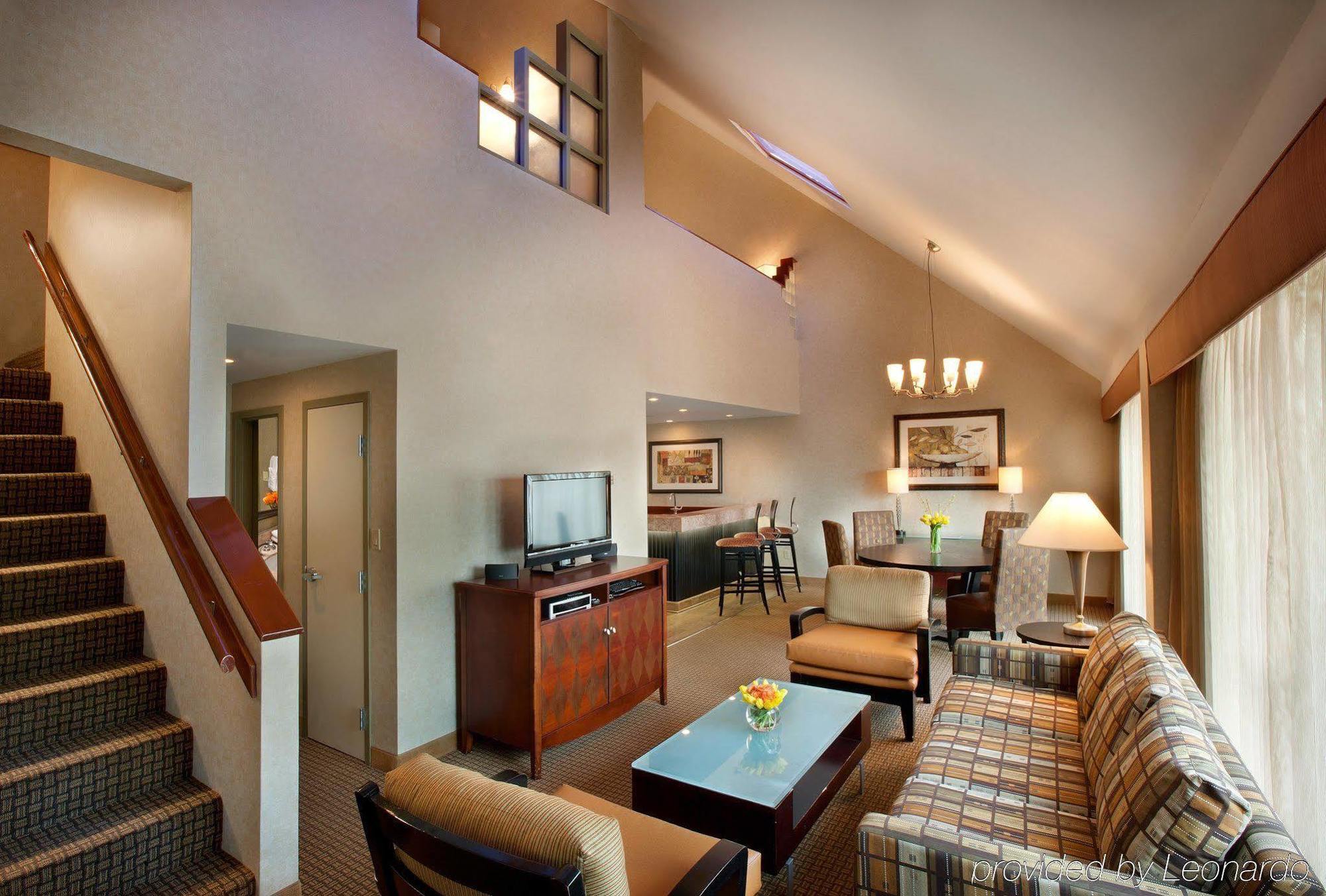 Embassy By Hilton Downtown 3*