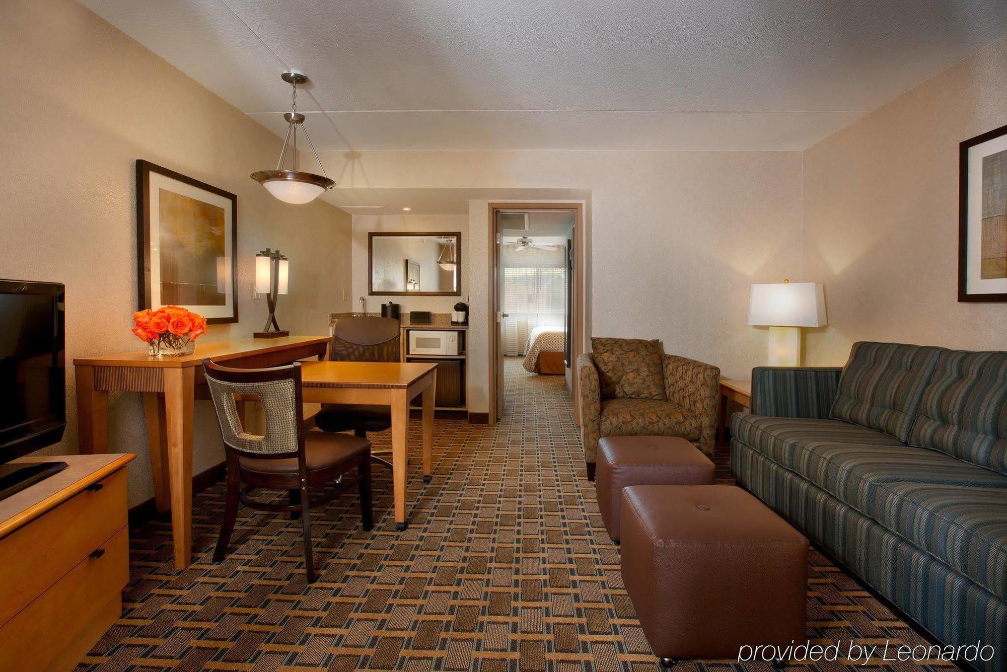 Embassy By Hilton Downtown Indianapolis