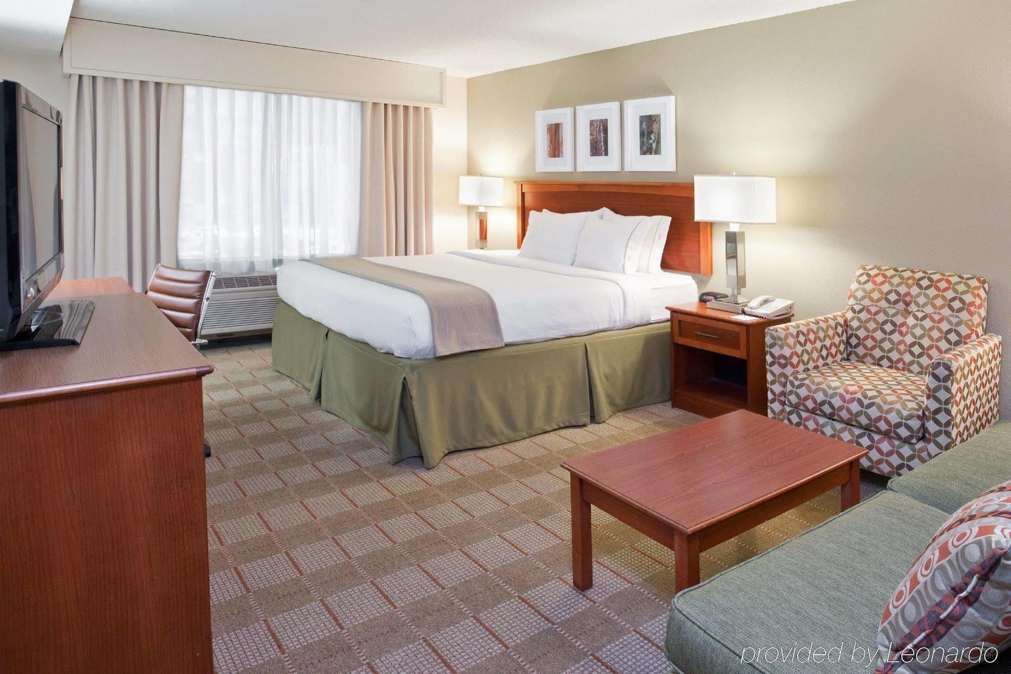 Express & Dtn-conv Ctr By Ihg