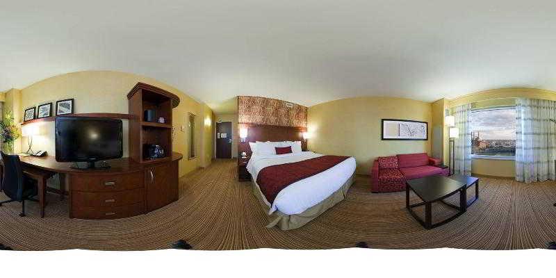 Courtyard Downtown 3*
